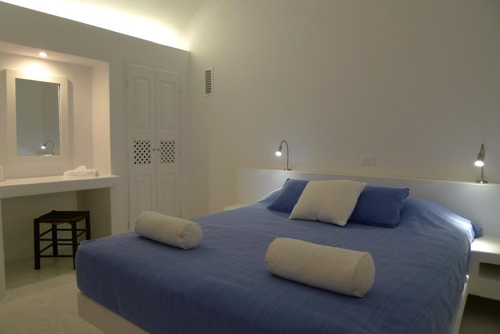 Altana Heritage Suites Imerovigli  Habitación foto